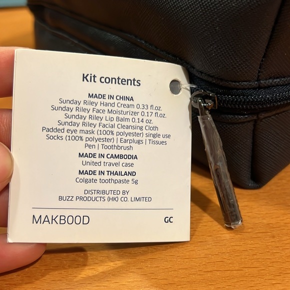 New unused! United Polaris travel toiletry pack! Unopened - Picture 3 of 3